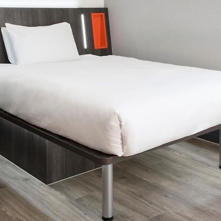 Easyhotel Reading Exterior photo