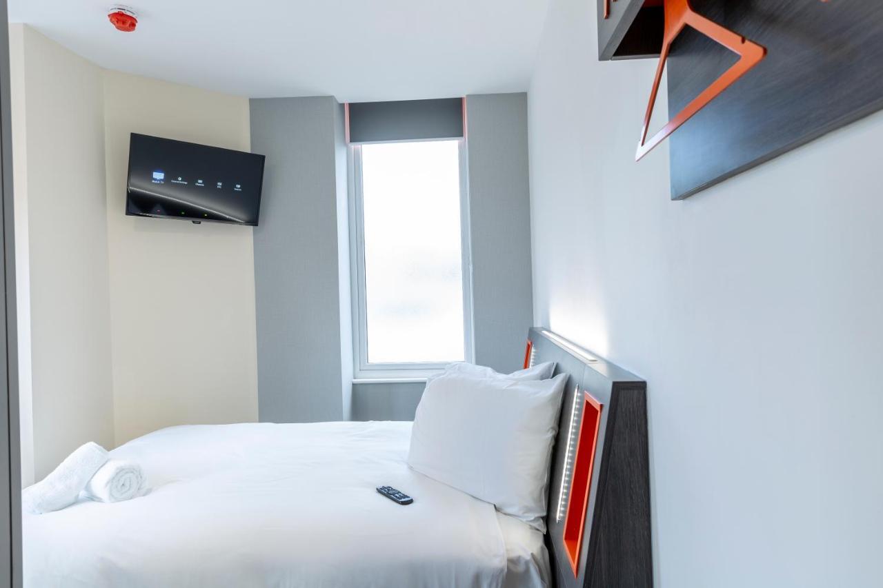 Easyhotel Reading Exterior photo