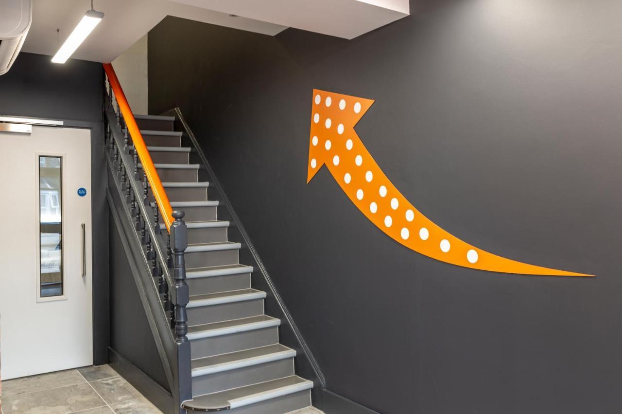 Easyhotel Reading Exterior photo
