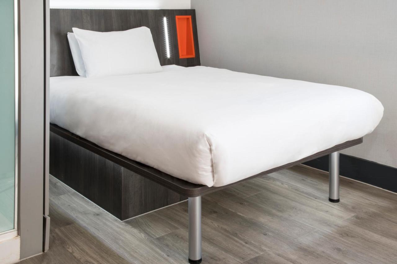 Easyhotel Reading Exterior photo